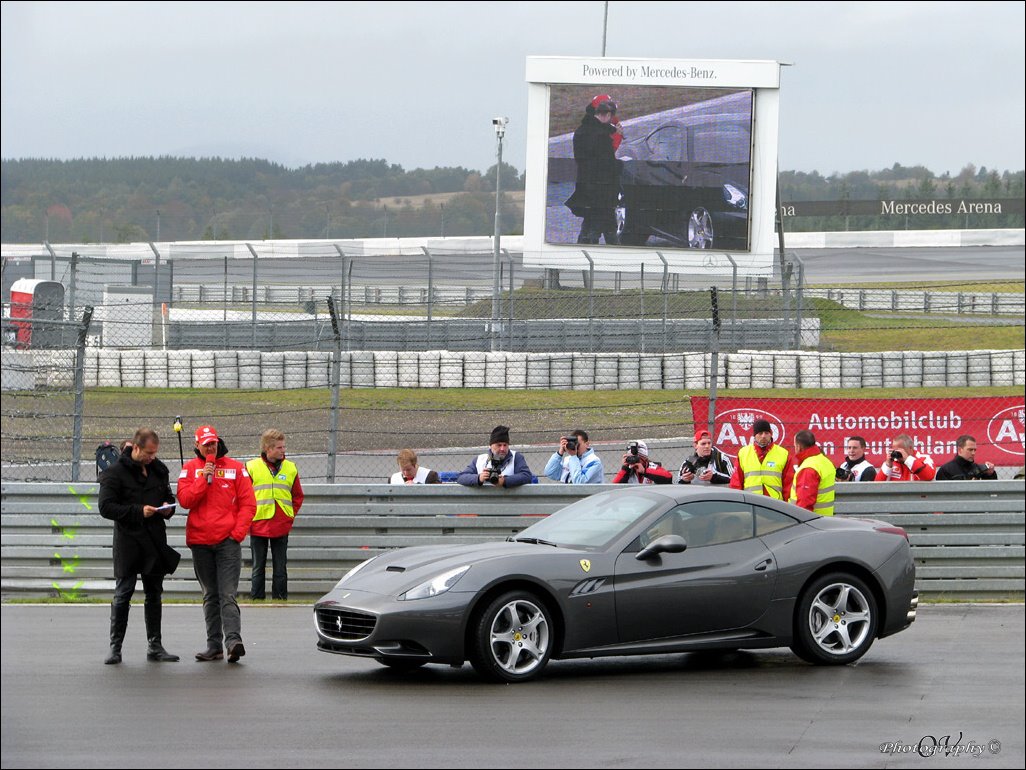 [Michael-Schumacher-003.jpg]