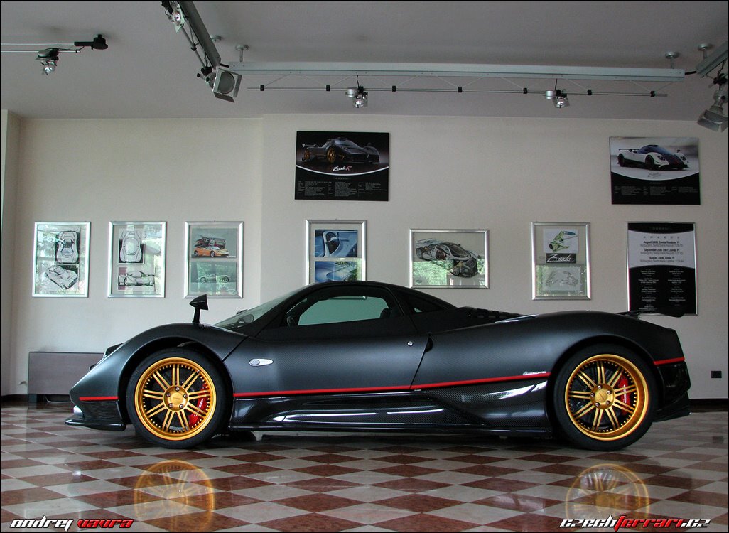 [Pagani-Italy-2009-01.jpg]