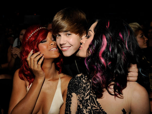 And this one, Justin Bieber kissing Nicki Minaj.