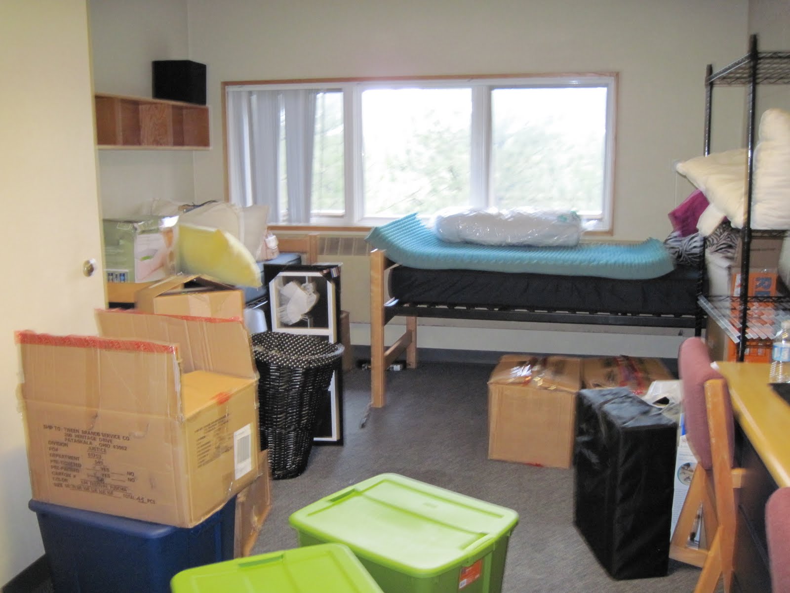 THE LITTLE HILL HOME NAU