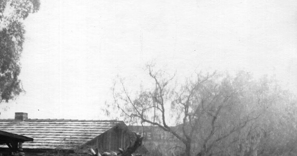 Early Amusement Parks of Orange County Jungle Island Knott's Berry Farm.