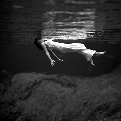 http://3.bp.blogspot.com/_zhT9Ds6yglc/ScmIN90Yt6I/AAAAAAAAAbs/6z_kHVcLYTc/s400/toni-frissell-weeki-wachee-spring-florida.jpg
