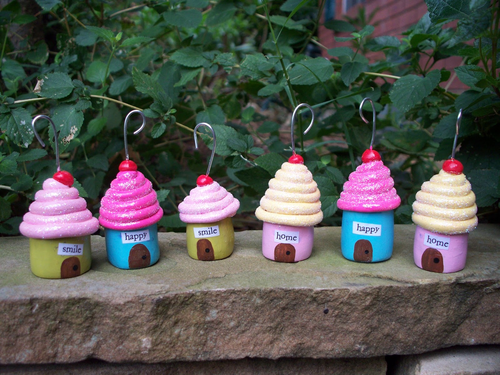 colorfly studio Cupcake House Ornaments