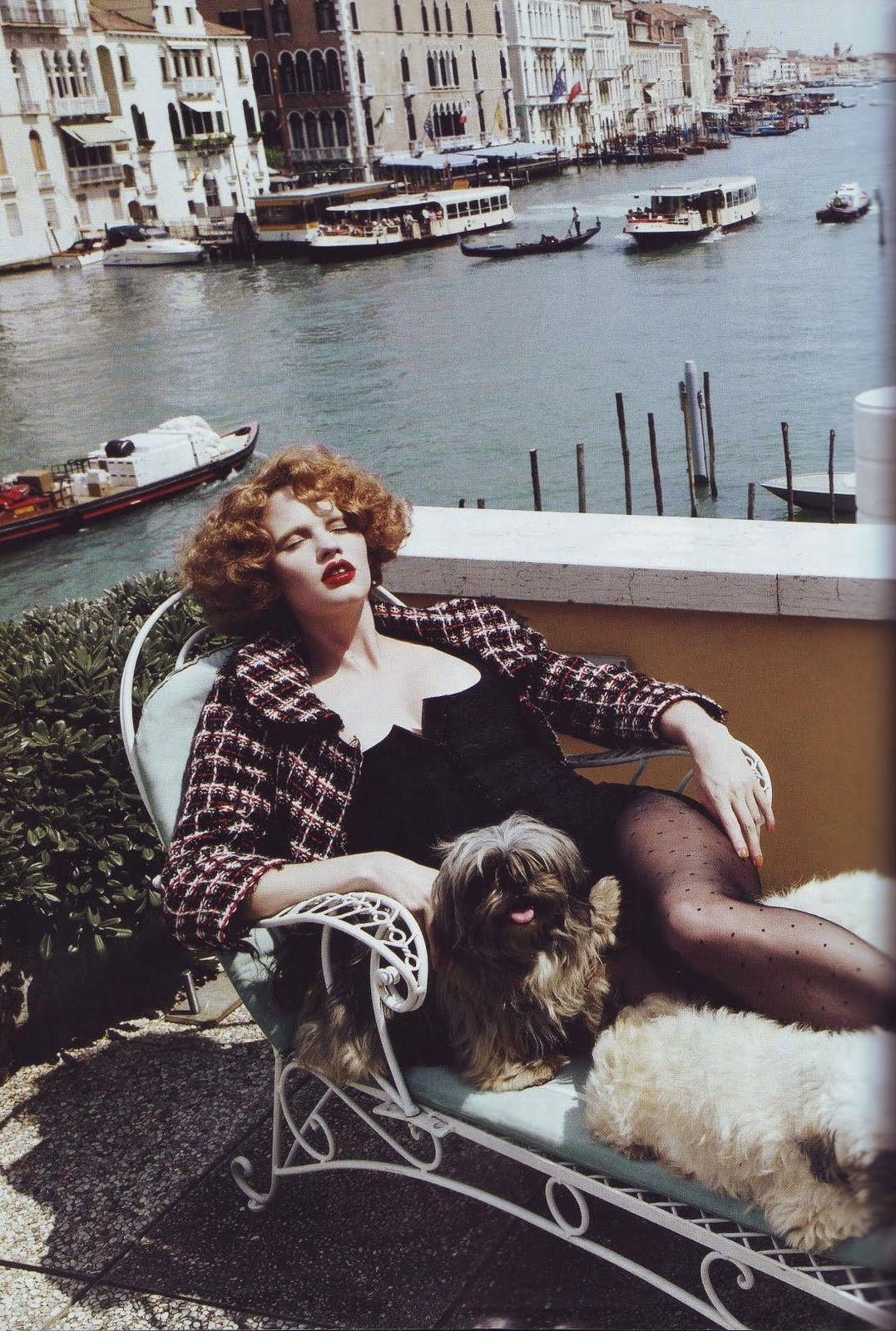 [Lara+-+HB+-+Sept+09+-+r.jpg]