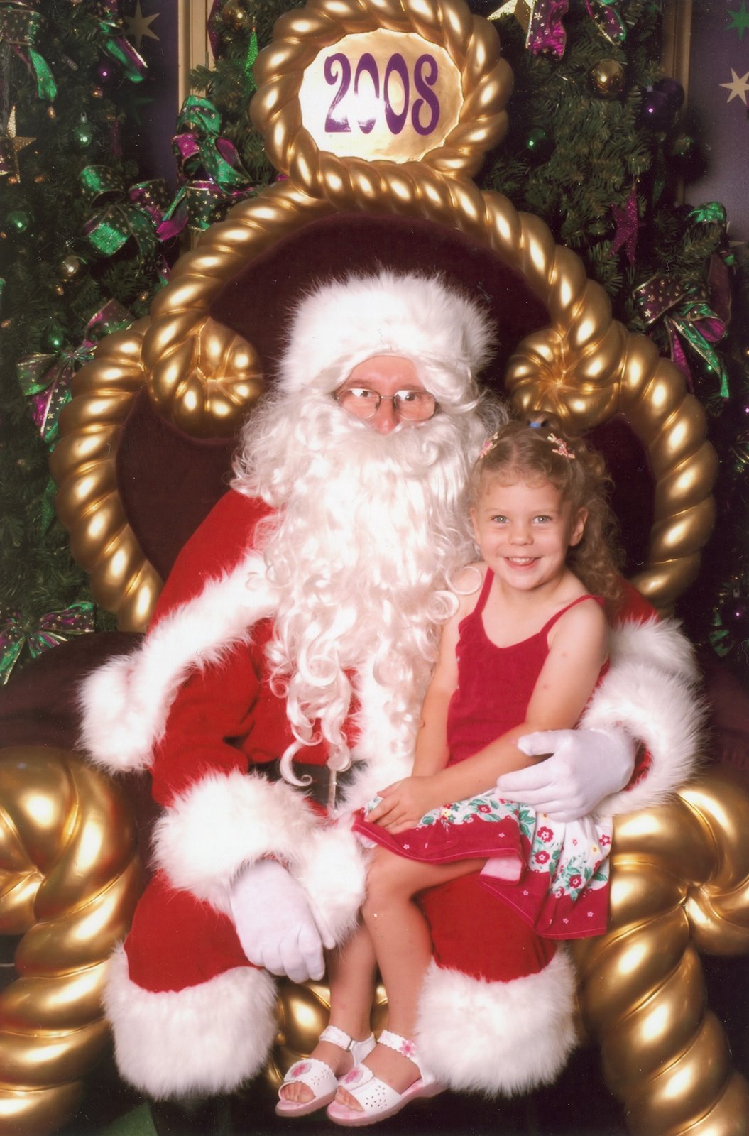[2008+Santa+Photo+-+Professional+-+small.jpg]