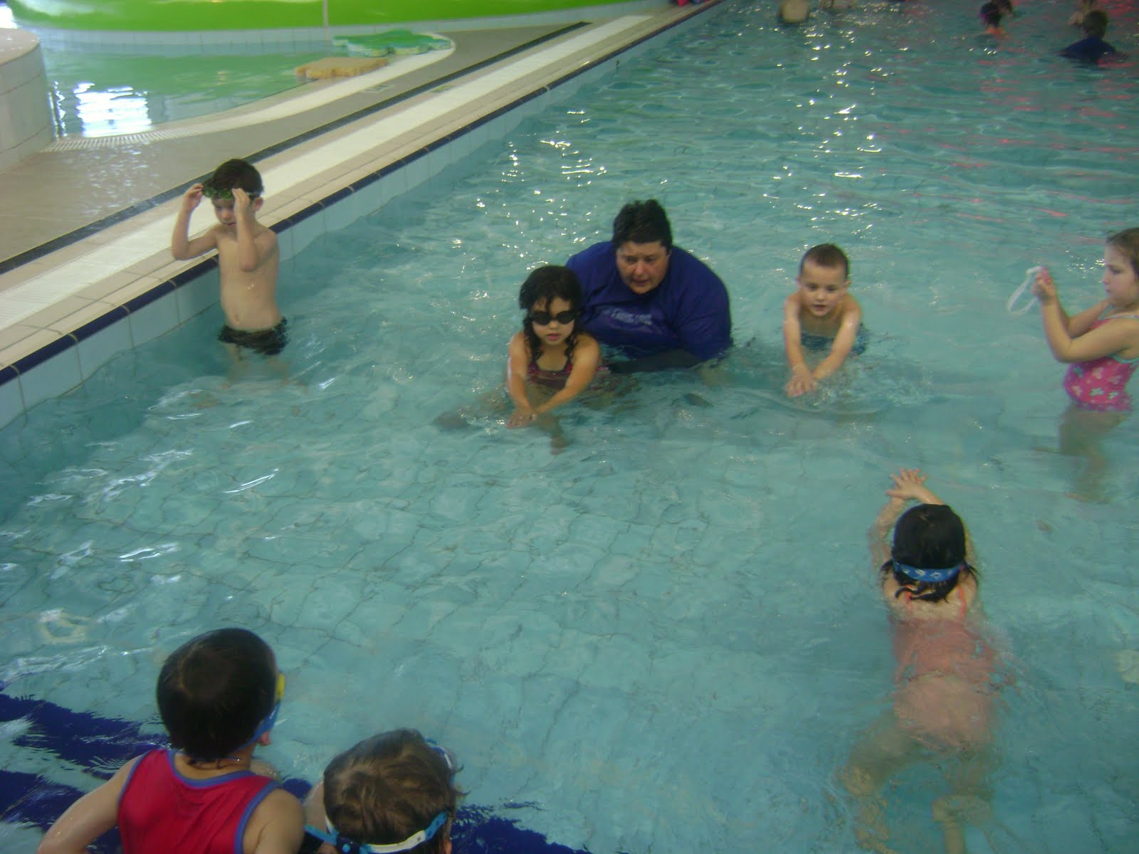 Room 6 Ashley School SWIMMING AT DUDLEY POOL!