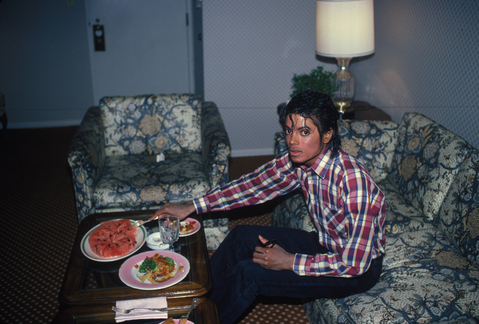 http://3.bp.blogspot.com/_zqF1Q5v6mFE/TTR9FlOX4II/AAAAAAAAB2g/txhzZpaMYws/s1600/michael+jackson.jpg