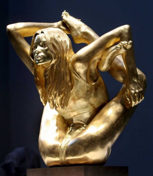 gold sculpture