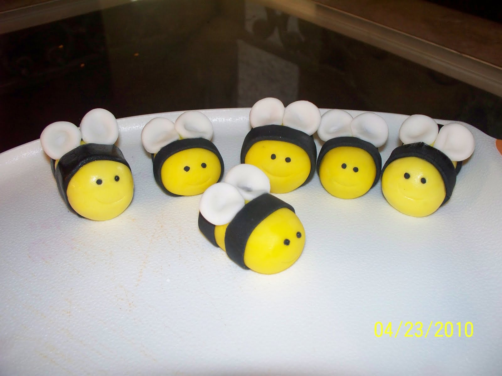 Fondant Bee