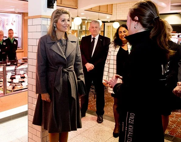 Dutch Queen Maxima wears Natan Lace Dress and Ntan Grey wooll Coat, Gerta-Lynggaard Necklace, Gianvito Rossi Gray Suede Pumps, Velentino clutch bag