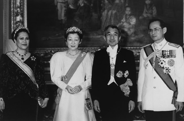 日本の皇室とタイ王室は兄弟同然。「プミポン国王」に対する天皇のご訪問に対して感謝の声【タイの反応】