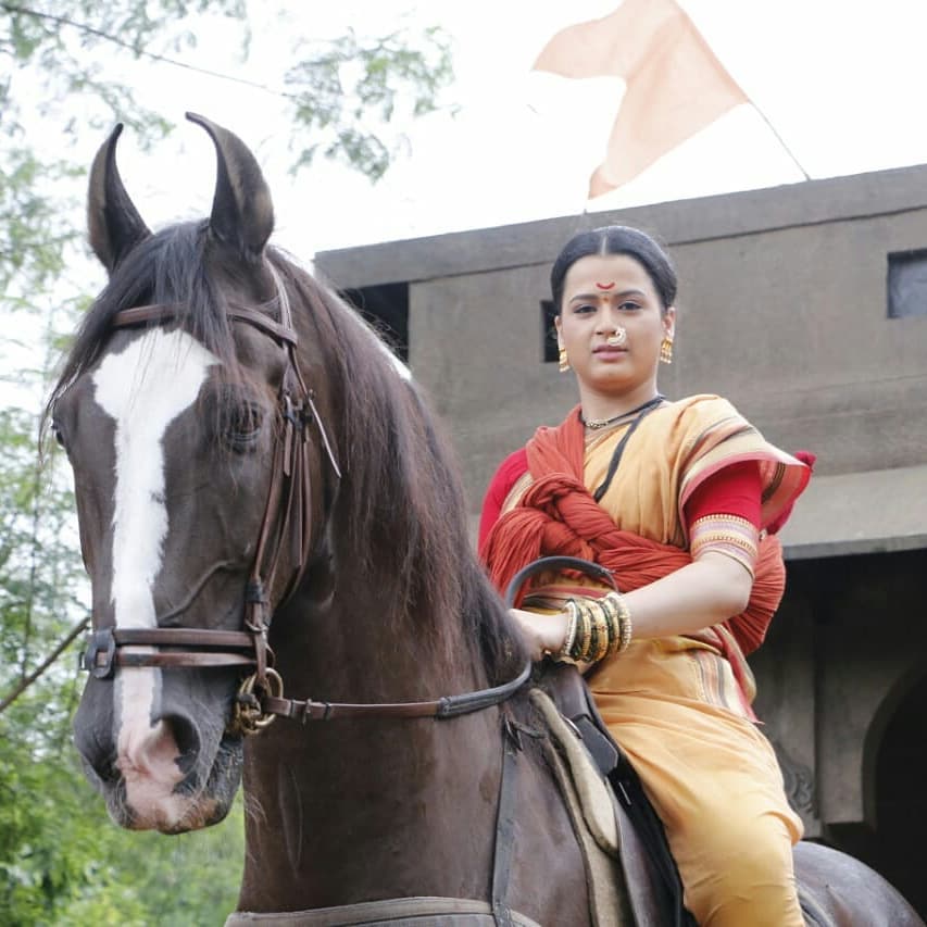 Beauty Galore HD : Prajakta Gaikwad Horse Riding In Sari | Marathi Actress