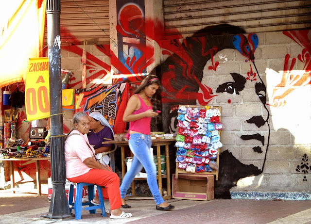 Colombian Street Artist Stinkfish paints a series of new murals in Santa Marta, Colombia. 1