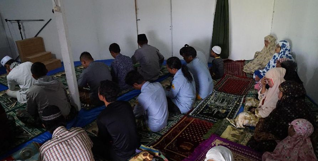 Masya Allah! Penuh Haru, Beginilah Potret Salat Idul Adha Pertama di Pedalaman Papua Barat