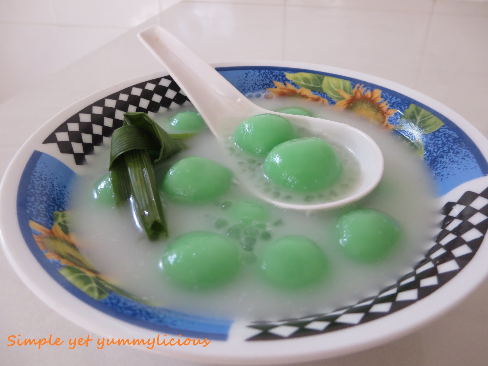 Simple yet yummylicious! Pandan Tang Yuan with Sago Pearls in Coconut Milk