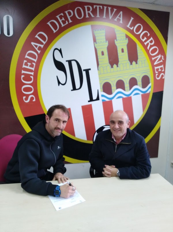 Oficial: El SD Logroñés renueva al técnico David Ochoa