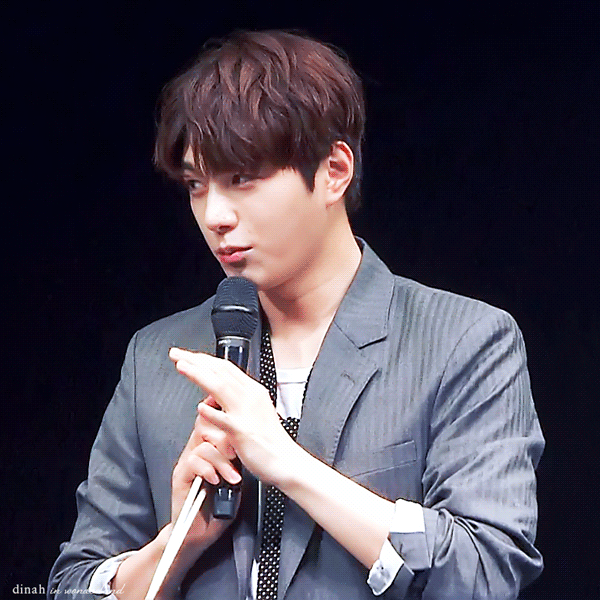 180908-JP-2nd-Fanmeeting-L16.gif