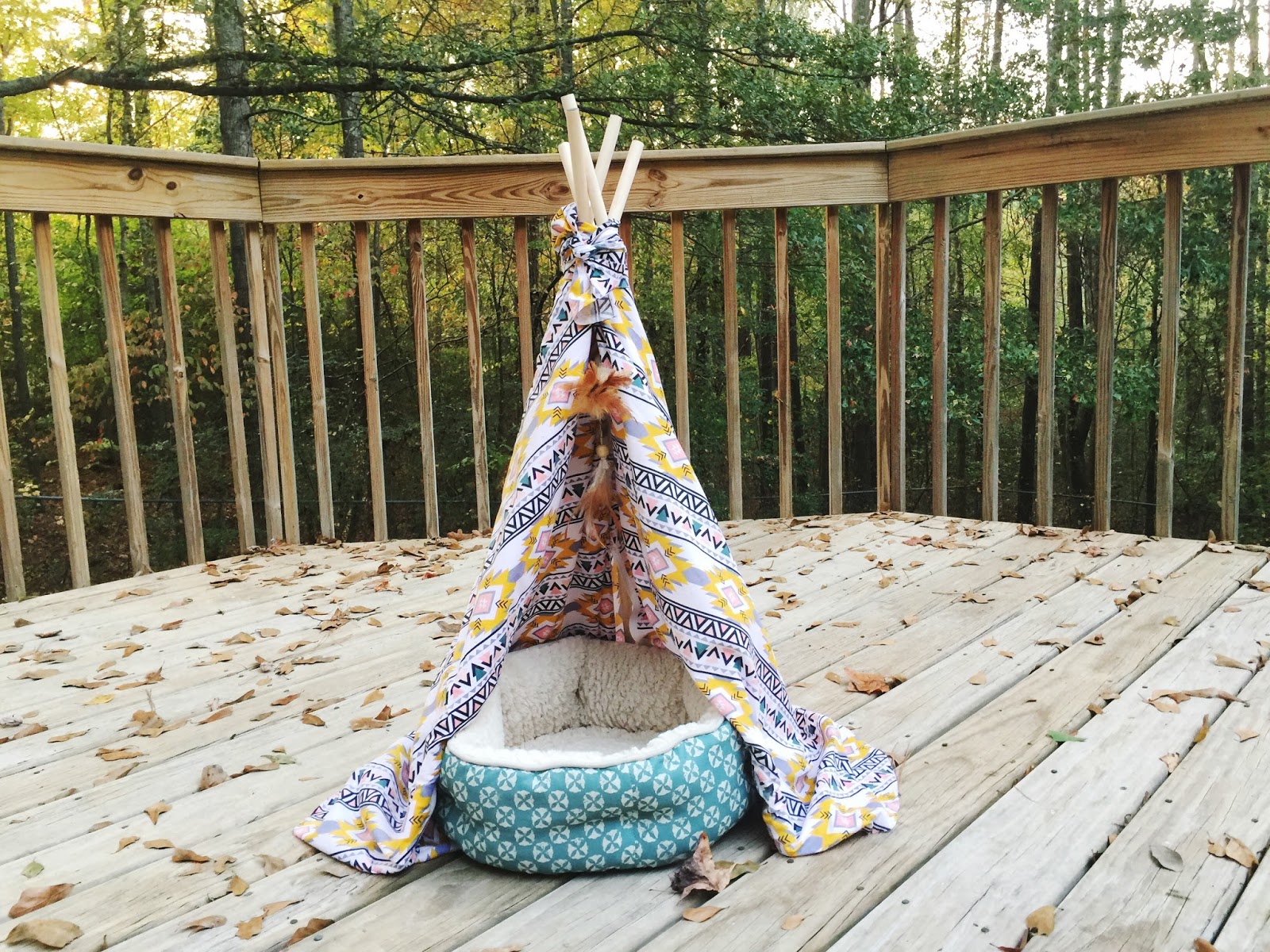 DIY Cat Bed TeePee A Paper Arrow
