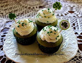 Eclectic Red Barn: Green Velvet Cupcakes
