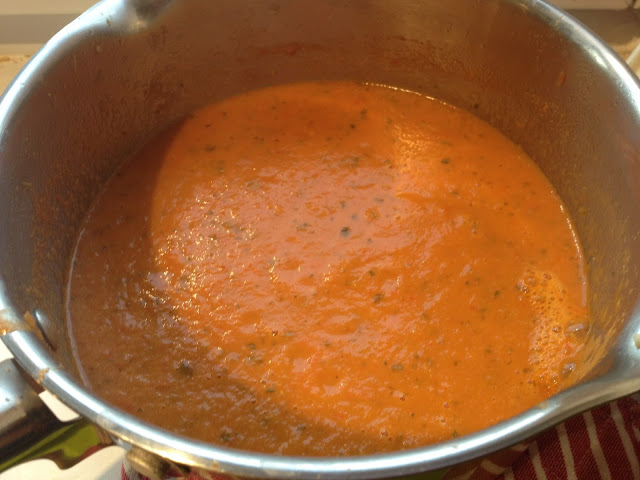 Sister Spoon: Fresh Tomato-Basil Pasta Sauce