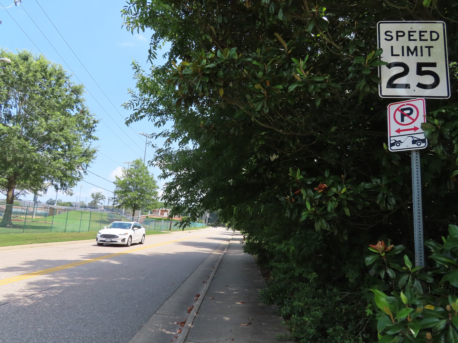 luke-s-signs-moores-lane-north-newport-news-va-christopher-newport