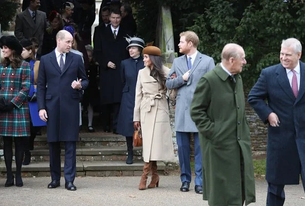  Kate Middleton wore MIU MIU Velvet-trimmed double-breasted tartan wool-blend peacoat