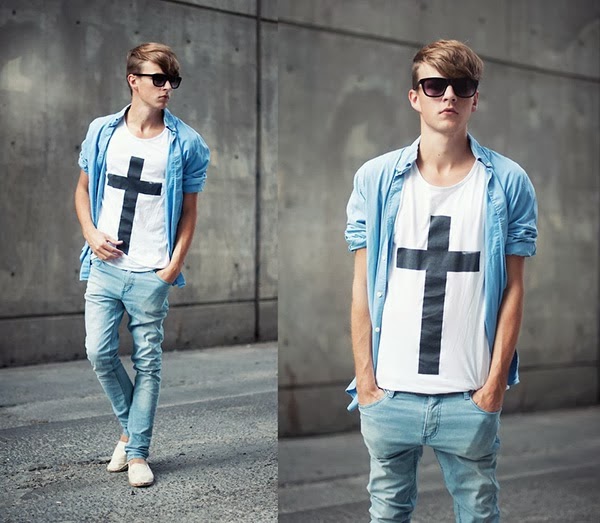 camisa jeans com camiseta branca