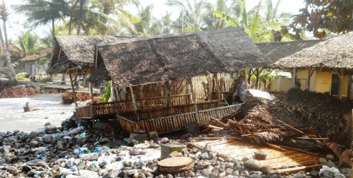 Diterjang Banjir Rob, Ratusan Rumah Terendam