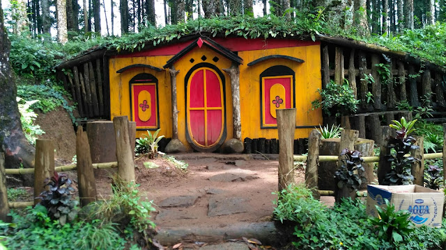 Ternyata Desa Hobbit Bukan Hanya di New Zealand Aja! Telusuri Kampung Kurcaci Unik di Purbalingga Ternyata Desa Hobbit Bukan Hanya di New Zealand Aja! Telusuri Kampung Kurcaci Unik di Purbalingga