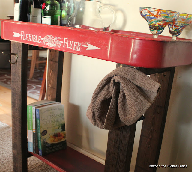 red wagon repurposed table http://bec4-beyondthepicketfence.blogspot.com/2012/08/flexible-flyer-fun.html