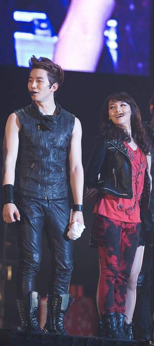 Ok Ha Yeon~: Sun heads over to support 2PM's Junho at 'TIFF'