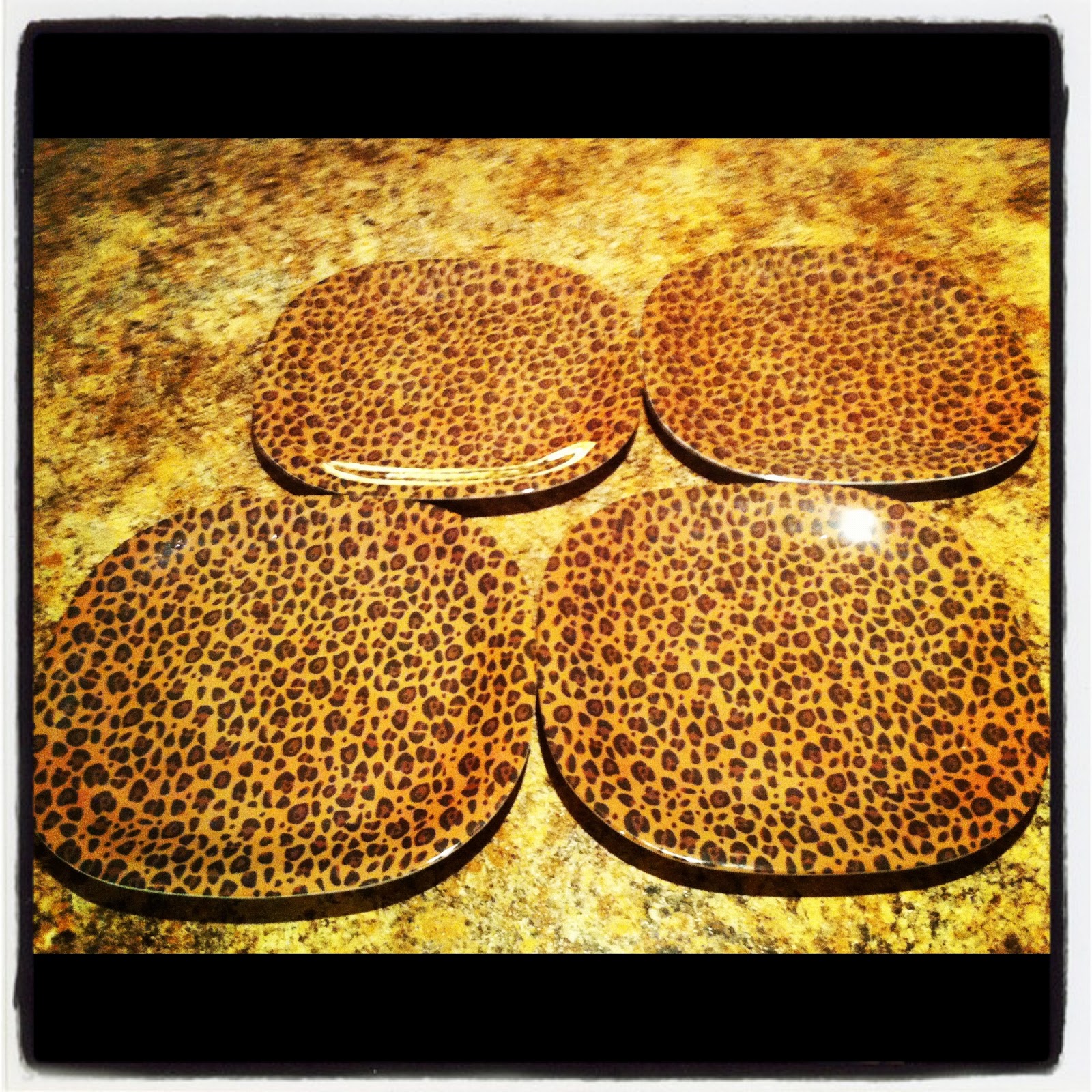  I'M NOT MESSY... I'M JUST BUSY Leopard Print Plates