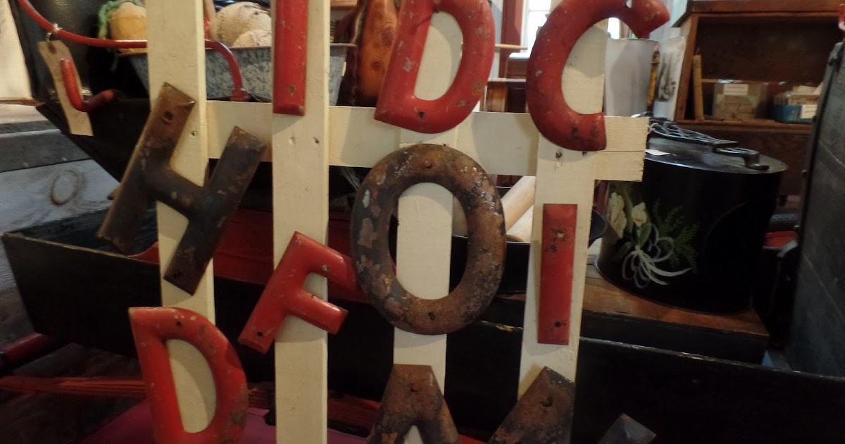 Log Cabin Antiques & Gifts: Rusty chippy metal letters