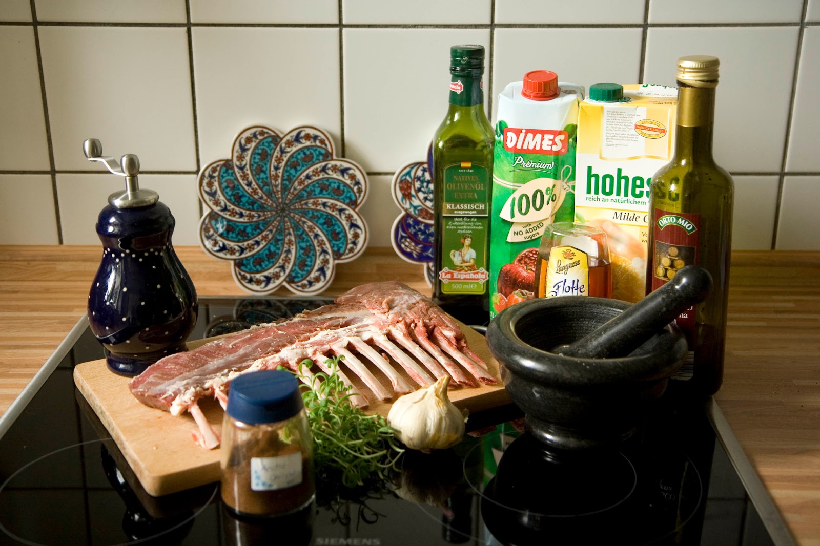 Ganz einfache Küche: Gegrilltes Lammkarree mit Granatapfel-Sirup