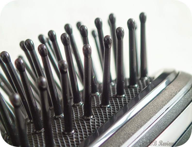 The Braun SatinHair 7 Brush with IONTEC DB Reviews UK Lifestyle Blog