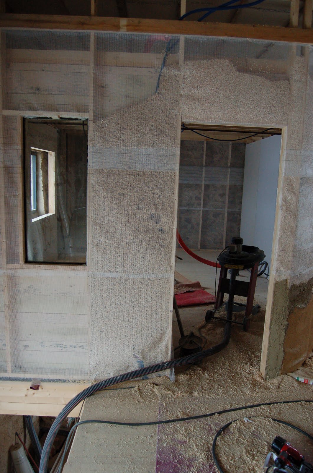 LA GREMIERE EN TRAVAUX isolation en copeaux de bois