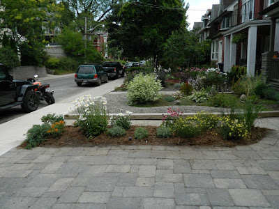 Leslieville front garden after  Paul Jung Toronto Gardening Services