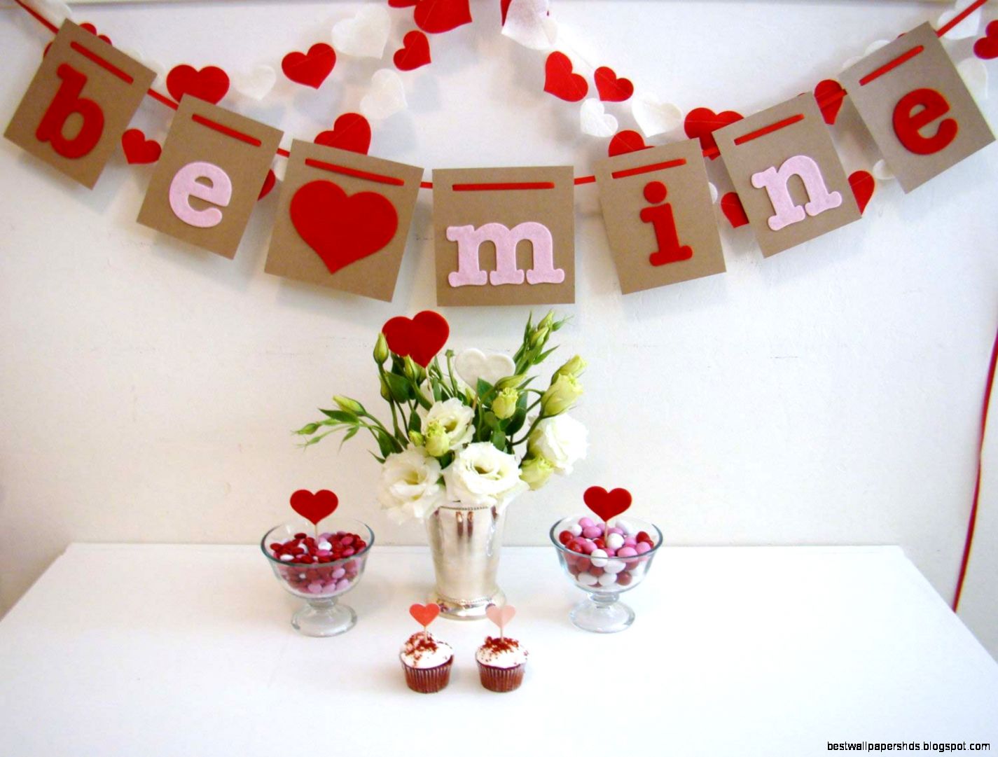 Lovely And Sweet Bedroom With Valentine Decoration Ideas Cat