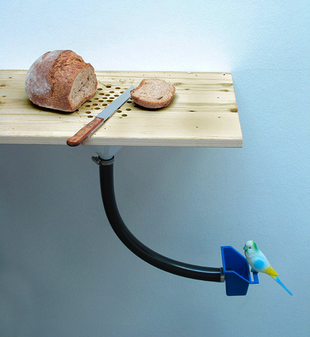 Hola ático Cutting Board Bird Feeder