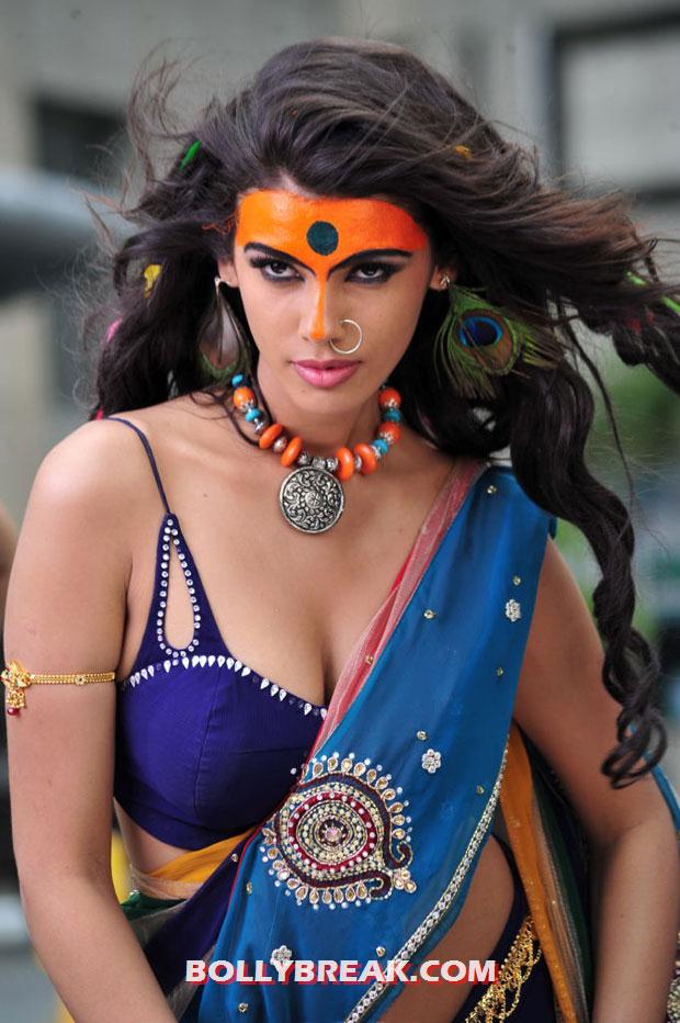 Gabriela Bertante still in blue traditional outfit showing her hot navel and amazing body - (6) - Gabriela Bertante Item  BLUE dress HOT PHOtoS