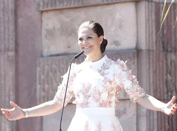 Queen Silvia, Crown Princess Victoria, Prince Oscar, Princess Estelle, Princess Sofia, Prince Alexander, Princess Madeleine, Princess Leonore, Prince Nicolas, Princess Birgitta, Princess Christina, Princess Désirée