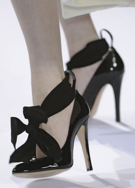 The Terrier and Lobster: Chloe Fall 2011 Velvet Bow Patent Leather Heels