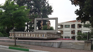 Bursa Hacıvat Karaköz Anıtı
