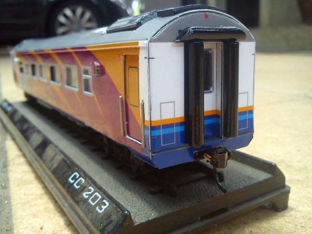 Kereta Api Indonesia Membuat Gerbong Kereta Api Miniatur Dari Kertas