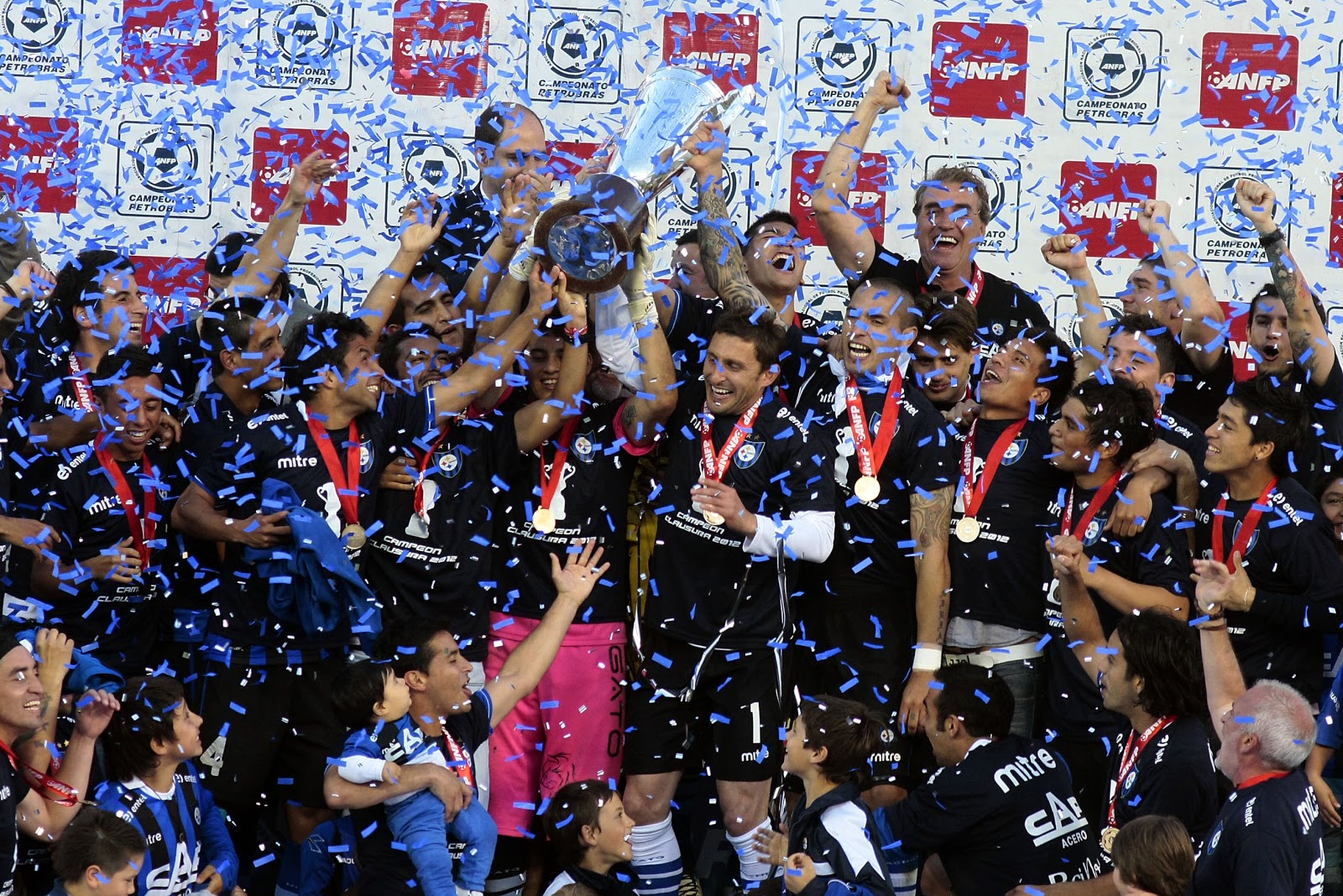 Homenaje a Huachipato bi campeón del futbol chileno Resumen.cl