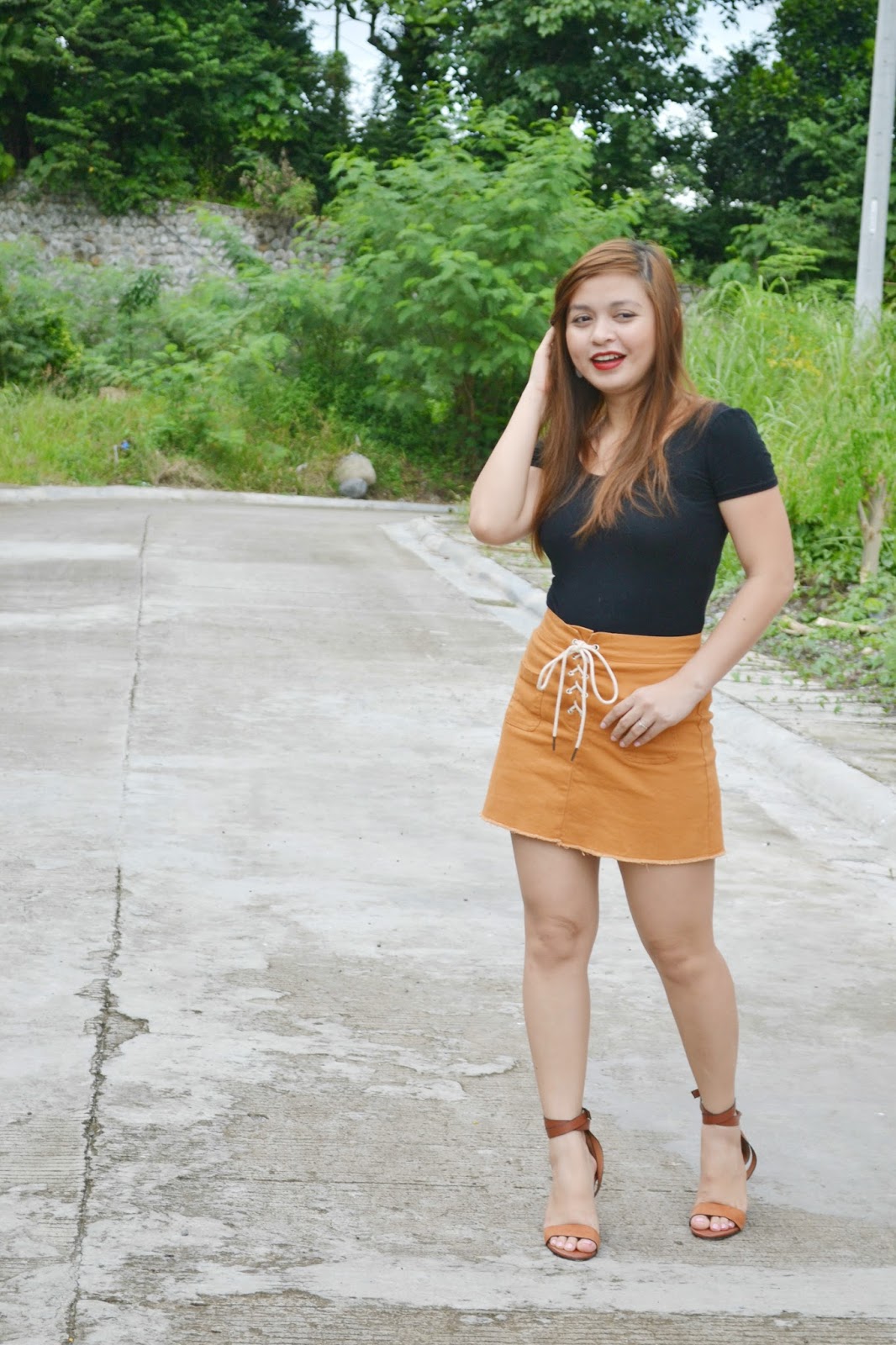 How to Wear Lace Up Skirt
