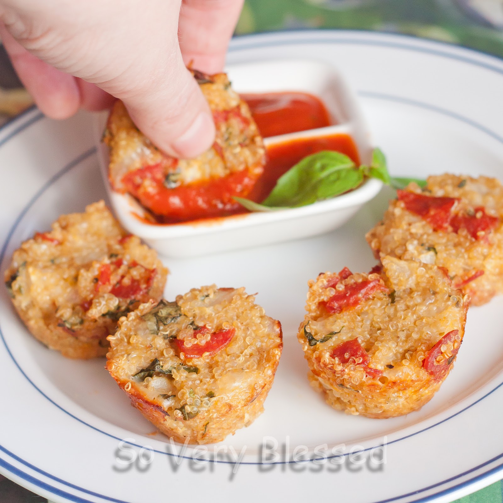 YUMMY RECIPEZZ Quinoa Pizza Bites