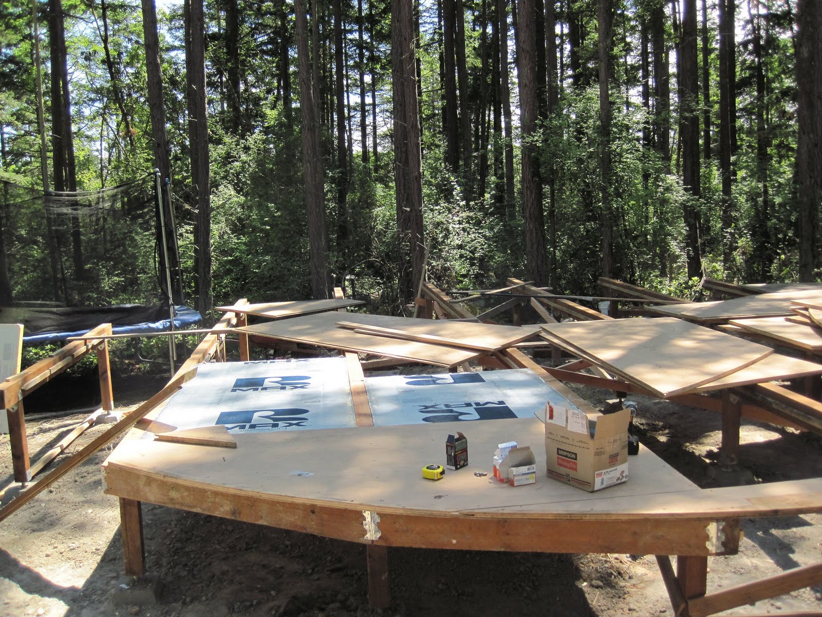 Jay builds a house How to build a yurt platform part 9