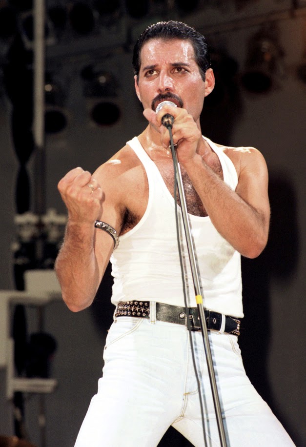 Freddie Mercury en Live Aid La bitácora de Queen Freddie Mercury en Live Aid La bitácora de Queen