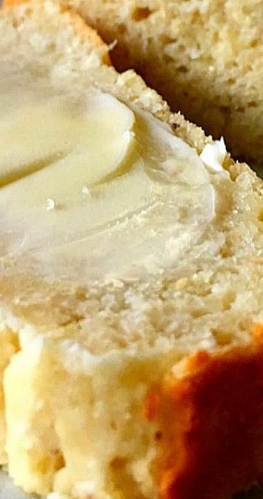 Easy Amish Sour Cream Corn Bread